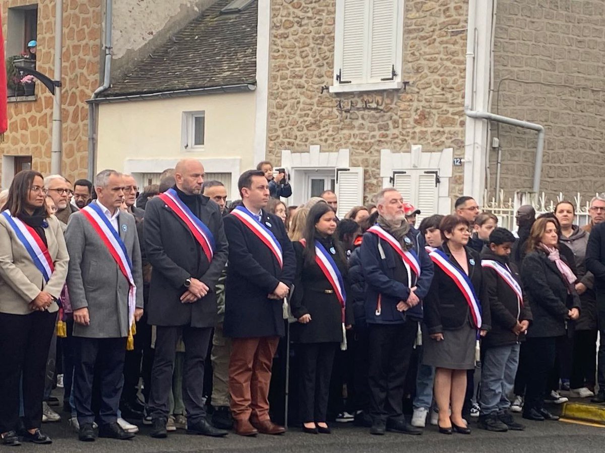 Aujourd’hui, devant chaque monument aux morts, nous nous souvenons de ceux qui sont tombés pour la liberté de la France.