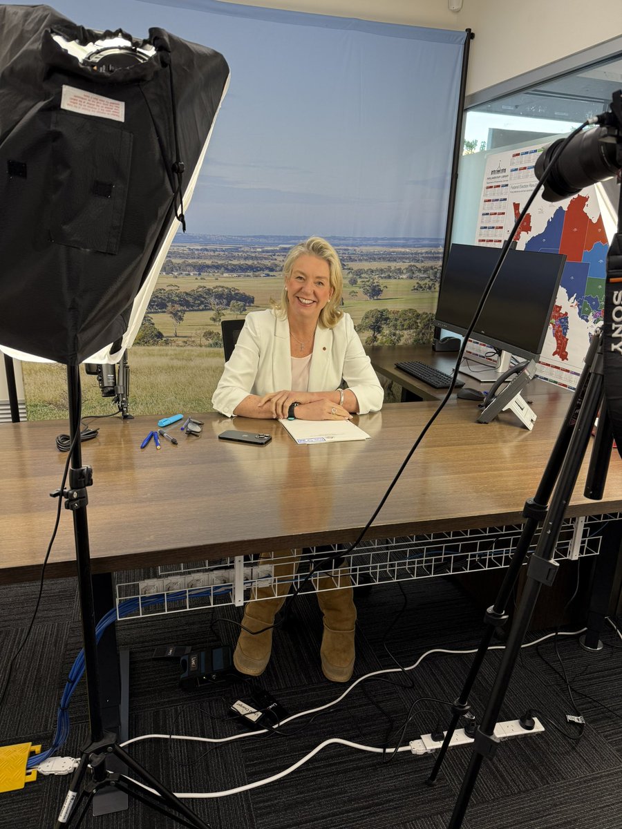 Chilly 🥶 start to the morning on <a href="/sunriseon7/">Sunrise</a>! 

#auspol