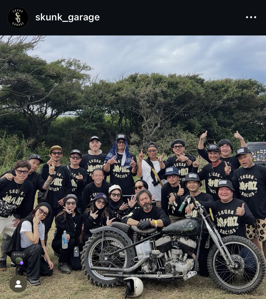 ByTsushima's tweet photo. 11/23ビンテージバイクランin津島【物販参加者さん御紹介⑧】サンドフラッツで三河から出走したバイクの展示及び地元MC(スカンクガレージ)のアパレル販売の［内山直行  スカンクガレージ］さんは「千里浜サンドフラッツにて出走したビンテージバイク」とのことです。宜しくお願い致します！ https://t.co/xx90OMMbqE