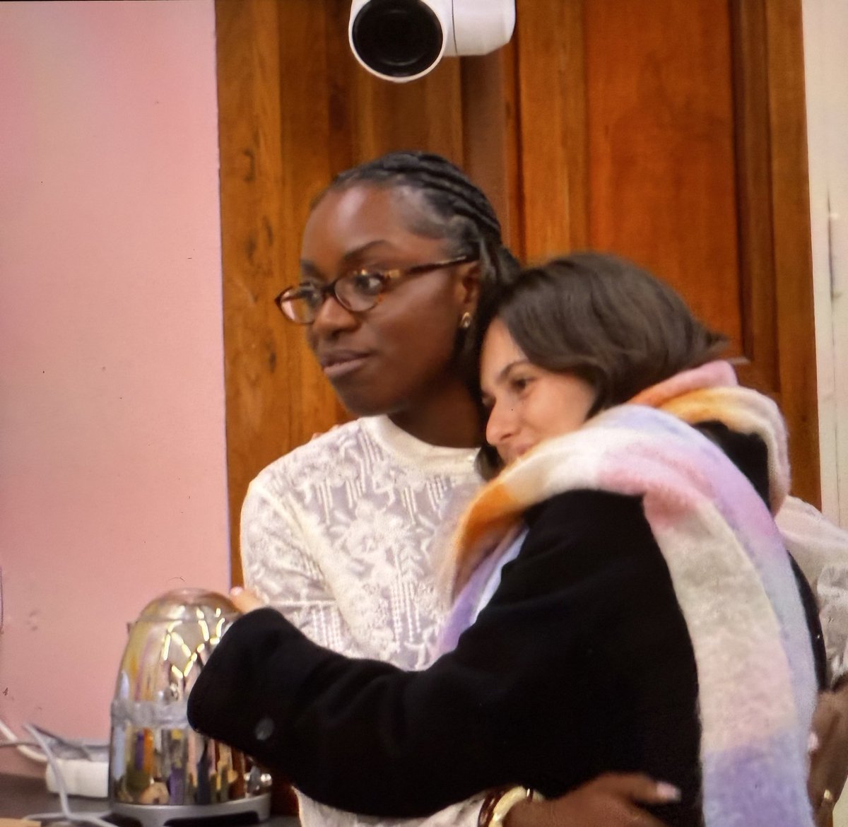 justinevibes_'s tweet photo. Sarah c’est vraiment l’oreille attentive de Jeanne et Anouk. A chaque fois elles cherchent après Sarah quand elle n’est pas là #StarAcademy #StarAcademyLeLive https://t.co/ifYGLr2s3i