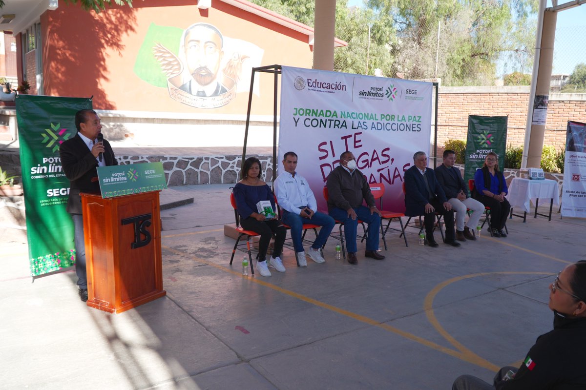 Reafirmando el compromiso del Gobierno del Estado con la sana convivencia, los valores y el deporte, el secretario de Educación Juan Carlos Torres Cedillo encabezó en la Telesecundaria Francisco I. Madero la estrategia “Si te drogas te dañas” con talleres y actividades saludables