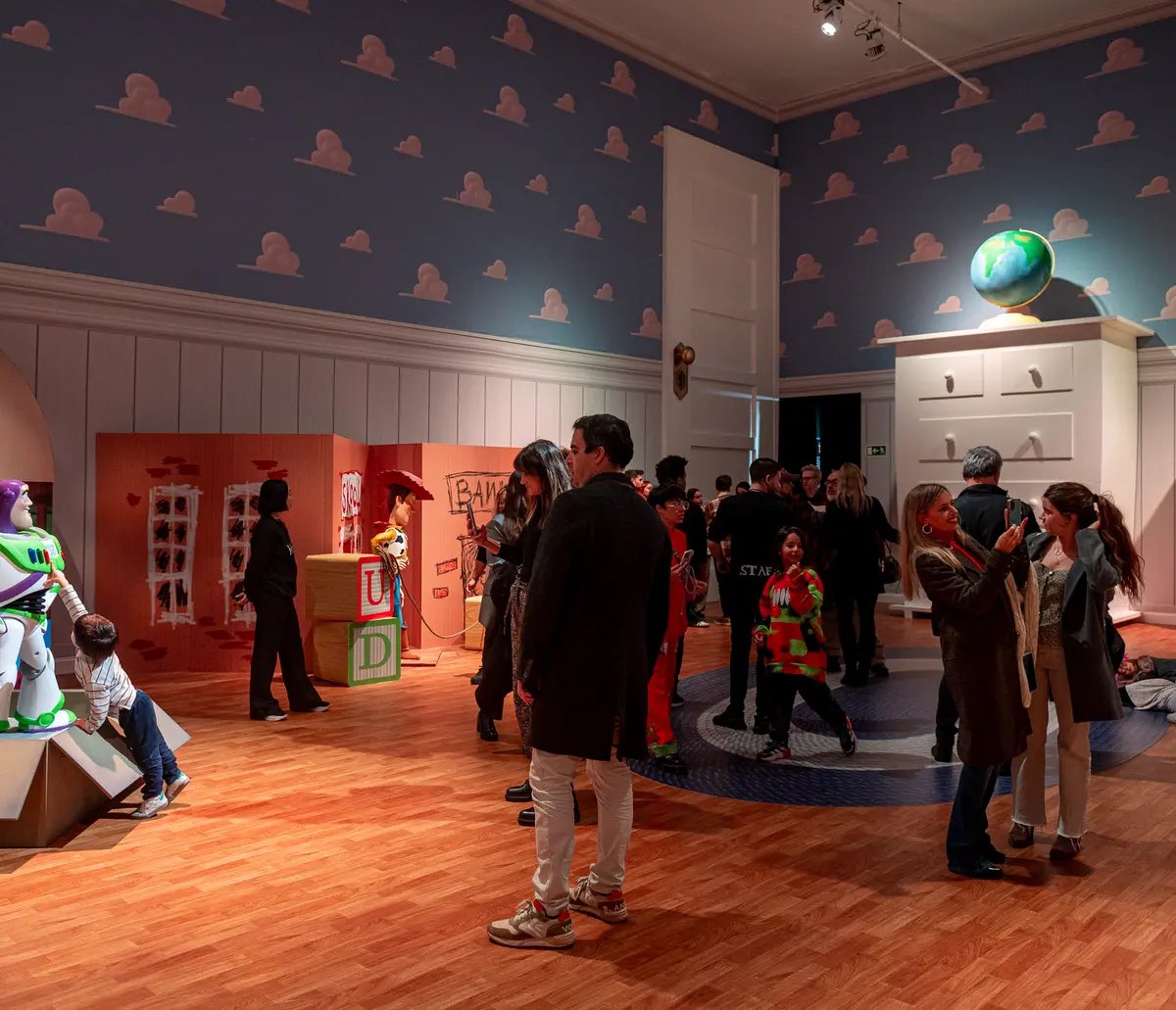 Salon Mickey tweet media