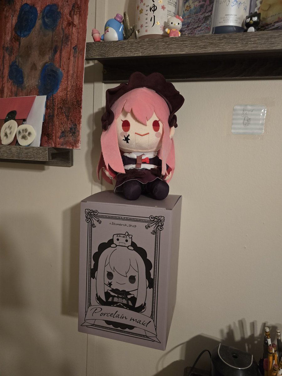 After eight years I finally got a new chair! I also finally put up the box the child came in, and he seemed to enjoy the massage pillow as I put it up #PorcelainPlushie