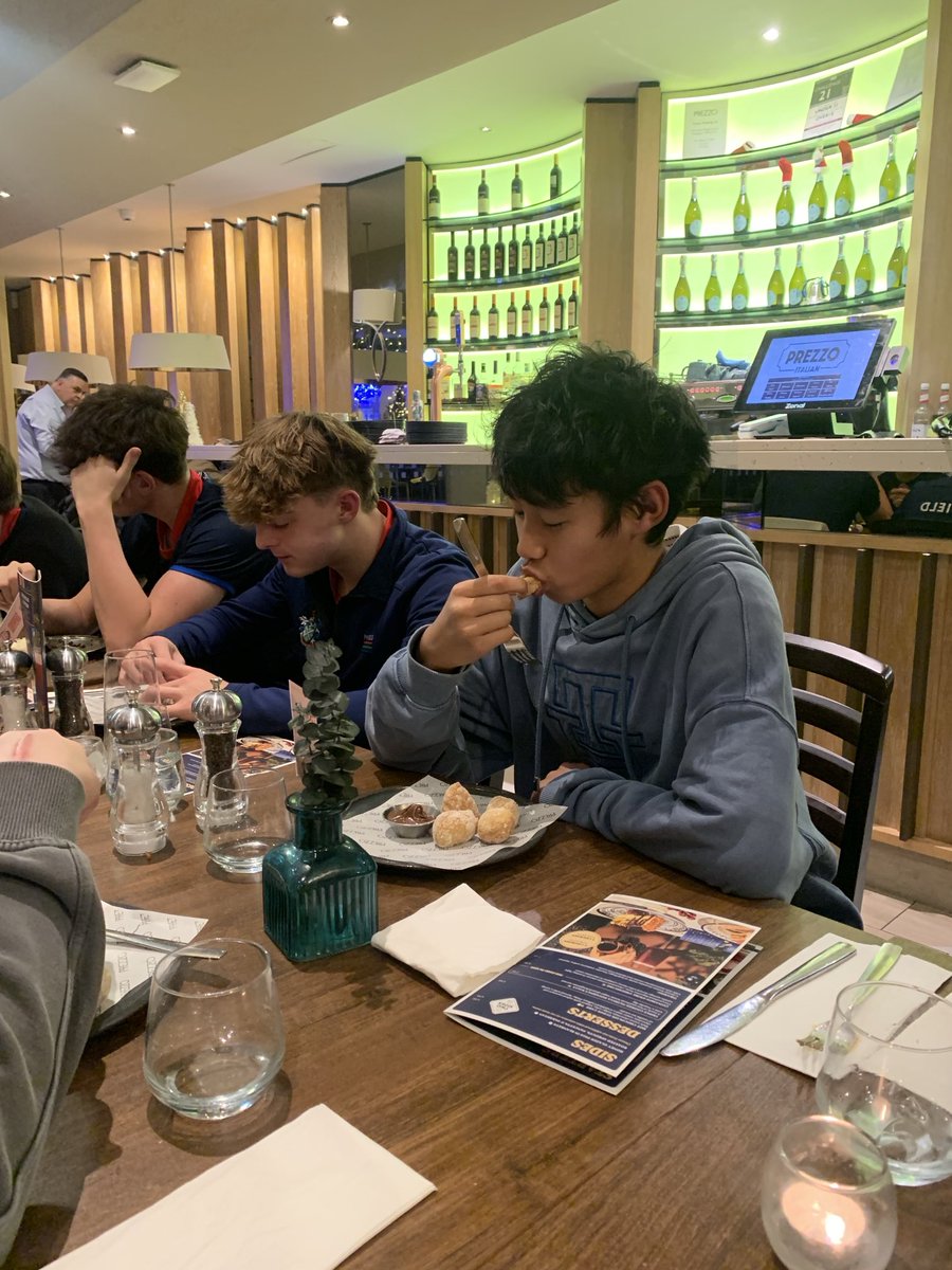 A lovely GT meal for Year 10. The boys enjoyed their pizza. Thank you Mrs R ⁦<a href="/MFPastoral/">MillfieldPastoral</a>⁩ 🎉🎉🎉🟢🤩🤩🦅🦅🦅👍👍👍🎉