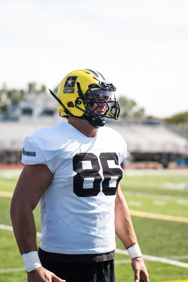 TheProShowcase's tweet image. Happy Veterans Day to all who have served 🇺🇸🫡

📸: @ShotByCuh