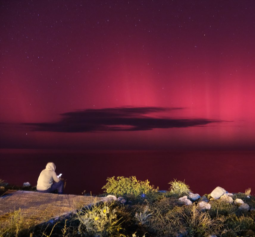 SON DAKİKA | Güneş'te çok şiddetli bir patlama meydana geldi.

• 24 ila 48 saat içerisinde Türkiye'den kuzey ışıkları görülebilir.
• Radyo, telsiz, internet kesintileri yaşanabilir.