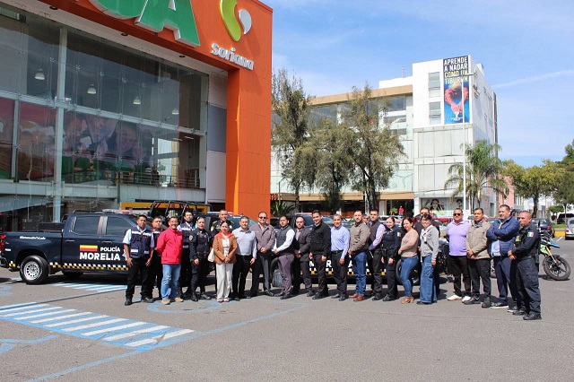 Conlupamx's tweet photo. NOTA EN: https://t.co/XTCvjMYGSD
Policía Morelia y ANTAD Michoacán arrancan operativo del Buen Fin en Morelia
Nov 11, 2025
Morelia, Michoacán; 11 de noviembre de 2025.
Siguiendo las instrucciones del Presidente Municipal Alfonso Martínez Alcázar, Policía Morelia y la ANTAD Mich https://t.co/Mtl3haoDg9