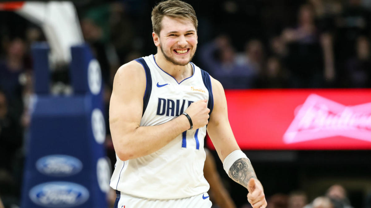 JaredSandler's tweet photo. The @SandlotCharity auction is LIVE!

Love hoops? Bid to golf w/@SkinWade, dine w/ @MFollowill &amp; @coopmavs, attend a Mavs game w/ the @MrChrisArnold or autographed items from Dirk, Luka, Flagg, &amp; more!

AUCTION &amp; EVENT TIX: https://t.co/5FFI6OM5L6 https://t.co/Dxag4m4kbA