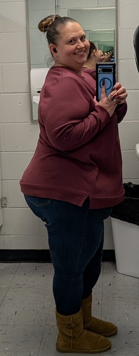 BBWKerri's tweet photo. How's your day going? I'm soooo ready to go home and snuggle up in front of the fireplace.
#OOTD
#bbwbaddie
#bathroomselfies
#workselfies
#bootswiththefur https://t.co/mMnhIgdFL5