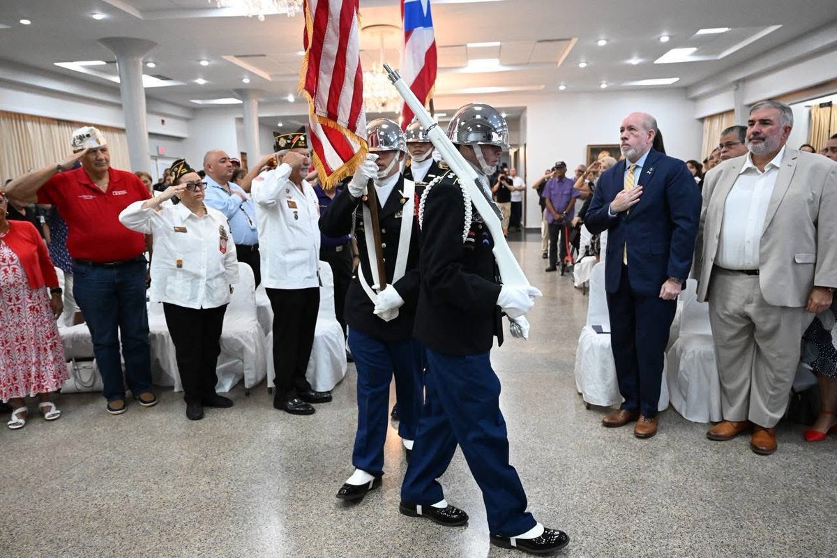 DSPnoticias's tweet image. El secretario del DSP, Gral. Arturo Garffer, participó en los actos oficiales del Día del Veterano junto al procurador del Veterano, Lcdo. Agustín Montañéz. Rindieron homenaje a nuestros héroes por su valentía, entrega y disciplina. ¡Gracias por su servicio! #DíadelVeterano #DSP