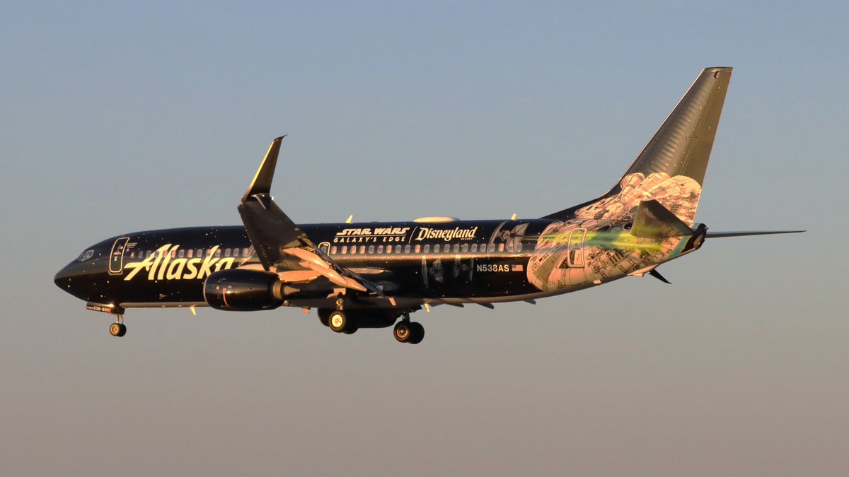 MARR_Airplanes's tweet image. Alaska Airlines Boeing 737-890(WL) on a final for runway 33L @BWI_Airport  . The only Star Wars Jet in the U.S. to wear this livery. May The Force Be With You.

#StarWars #Boeing #Alaskaairlines #bwiairport #planespotter #aviation #planespotter #aviationphotography