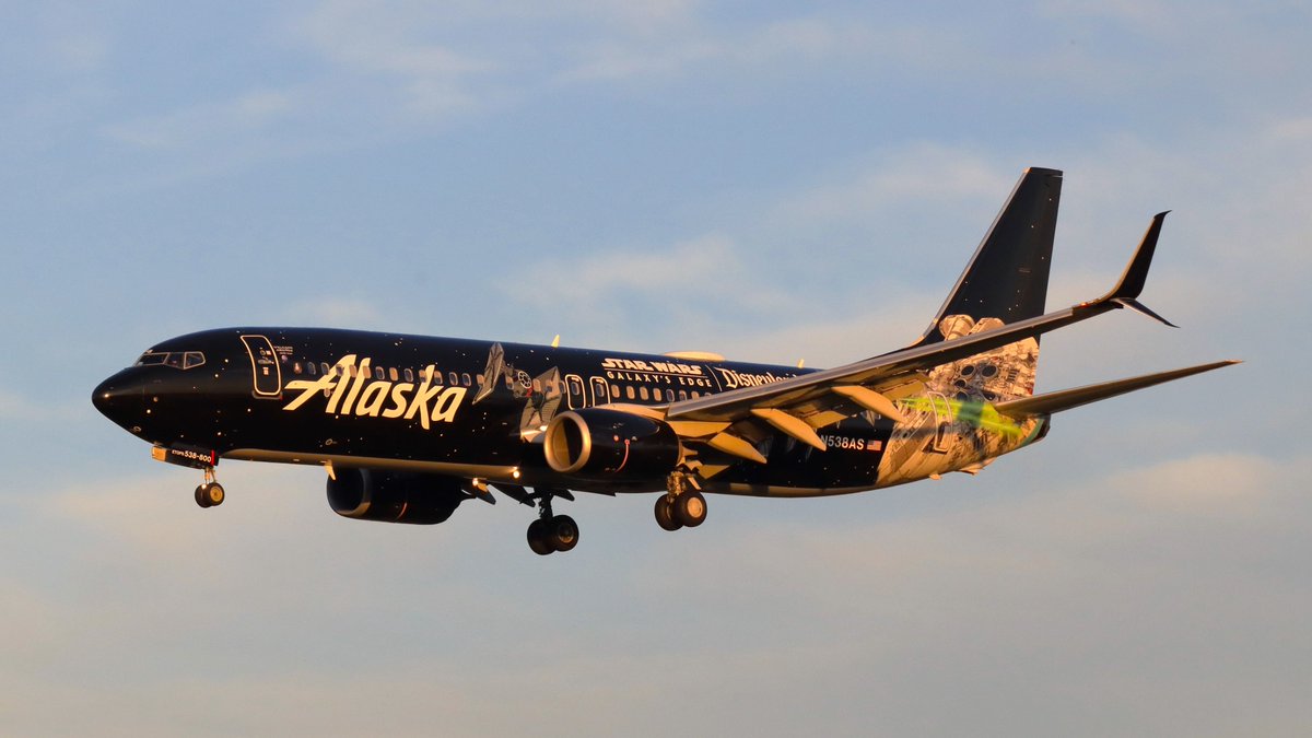 MARR_Airplanes's tweet image. Alaska Airlines Boeing 737-890(WL) on a final for runway 33L @BWI_Airport  . The only Star Wars Jet in the U.S. to wear this livery. May The Force Be With You.

#StarWars #Boeing #Alaskaairlines #bwiairport #planespotter #aviation #planespotter #aviationphotography