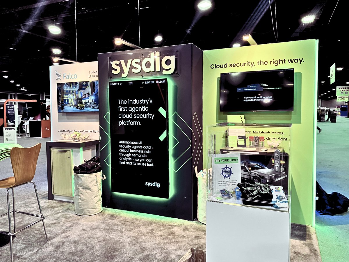 sysdig's tweet image. ☸️ Sysdig is making waves at @KubeCon_ 𝗯𝗼𝗼𝘁𝗵 𝟵𝟮𝟬 with new open source innovations, AI-powered Kubernetes threat detection, and yes — adorable 🦅 @Falco_org + 𝗦𝘁𝗿𝗮𝘁𝗼𝘀𝗵𝗮𝗿𝗸 🦈  socks! 🧦 

🤝 Meet @WiresharkF founders @LorisDegio (Sysdig Founder &amp;amp; CTO) and…