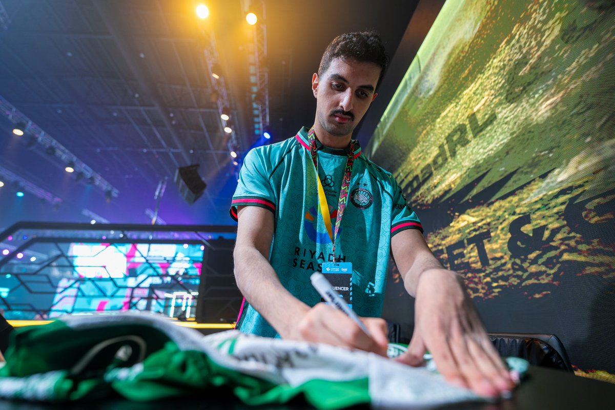 اعضاء فريق <a href="/TwisMinds/">Twisted Minds 🧠</a> الجدد في الارينا كأول ظهور مع النادي 🧠😍