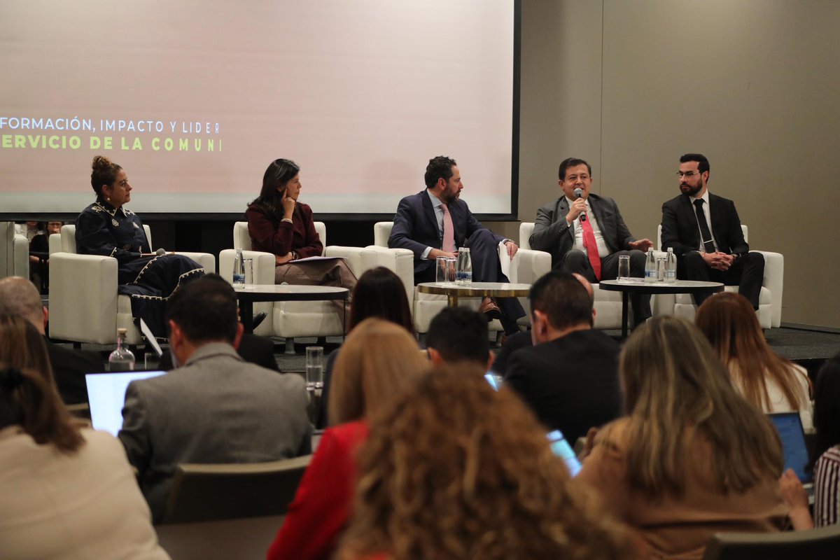 andrescastrofr's tweet image. Hoy participé en el panel “Servir como eje fundamental del actuar del Estado”, durante el lanzamiento del Programa de Administración Pública de la UNAD. Además, hicimos parte de la firma del convenio UNAD–Personería de Bogotá, con el propósito de fortalecer la formación de…