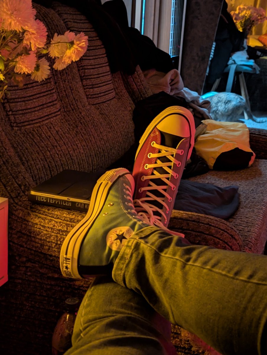 Юля з патчами tweet media