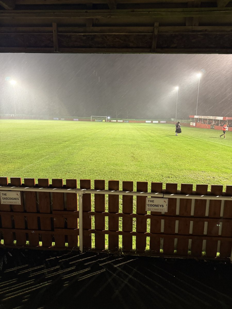 Can’t handle a bit of water here <a href="/Colne_FC/">Colne F.C.</a> 

Players have gone in

Still not as bad as Rovers