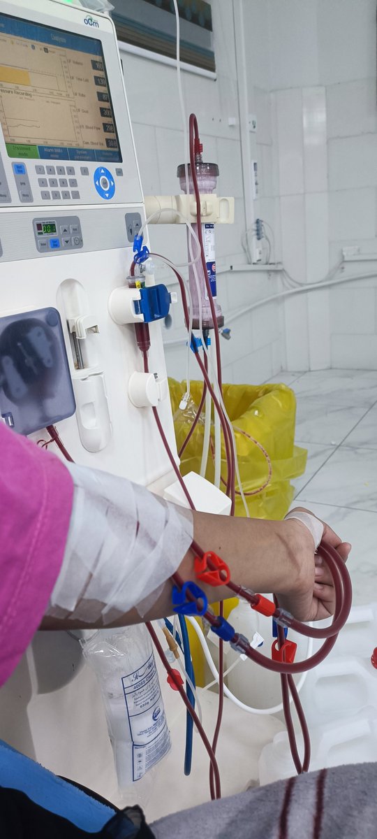 Sometimes when you least expect it, you even feel like you're not yourself. I never thought I'd have to go on dialysis and be so tired I couldn't even draw anymore. That's life. Sometimes things don't go the way you want them to...😞