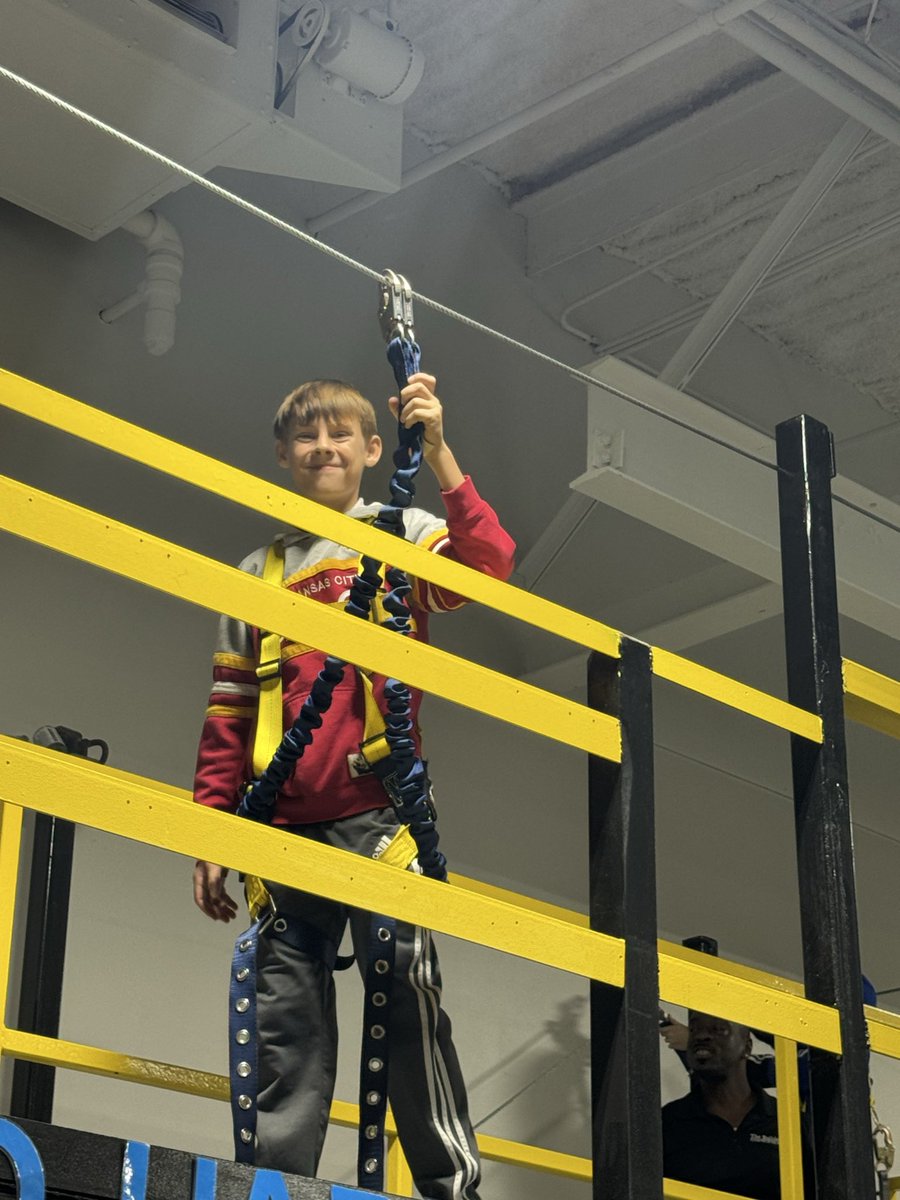 krrobel's tweet photo. CDEC Field Trip!!! Kids had a great time learning about construction, safety and the trades. #dmsLeads #LPSLeads https://t.co/9LcrdSrFnQ