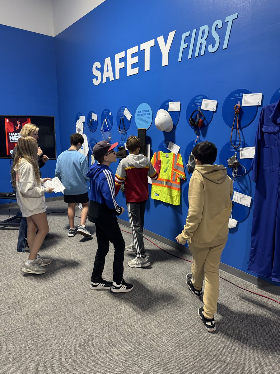 krrobel's tweet photo. CDEC Field Trip!!! Kids had a great time learning about construction, safety and the trades. #dmsLeads #LPSLeads https://t.co/9LcrdSrFnQ