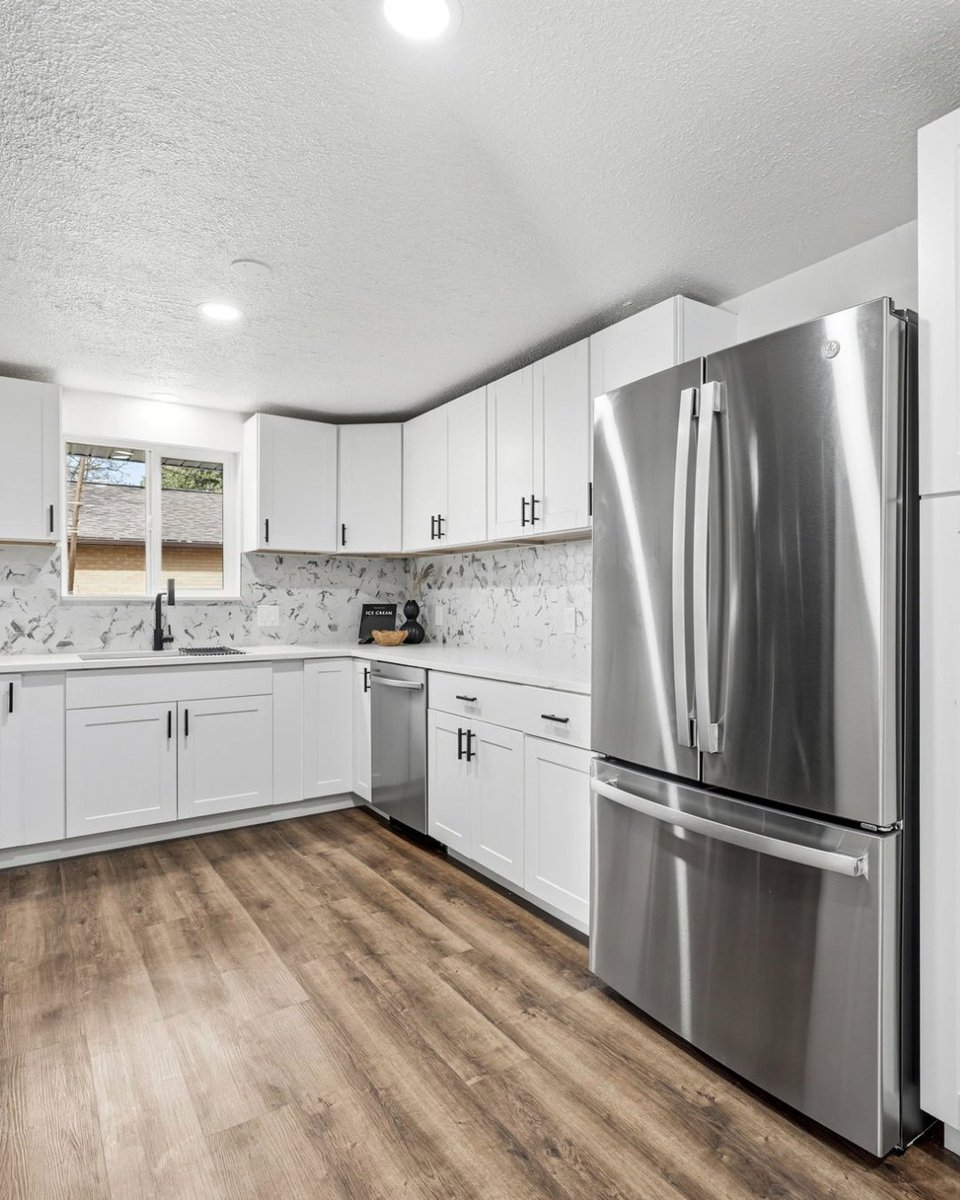 LiveWestRealty's tweet photo. Beautifully remodeled single-family home in north-central Longmont!
1144 Vivian St | Longmont
4 Bed | 2 Bath | 1538 Sqft
Offered for $549,500
Listing Agent: Michael Rothschild
720-326-4646 | michael@rothschildmichael.com https://t.co/9p71cvu3A8