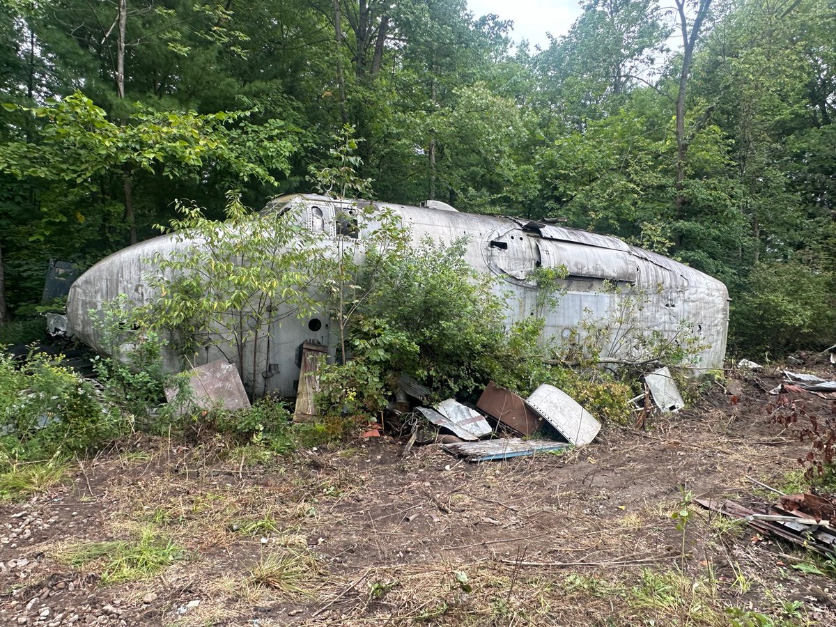 Before the Flying Boxcar came the Fairchild C-82 Packet, a twin-boom cargo plane that shaped the future of airlift. 44-22991 served with NACA before joining the Soplata Collection.

Read the blog
planetags.com/blogs/planetag…

#C82Packet #PlaneTags #SoplataCollection #AviationHistory