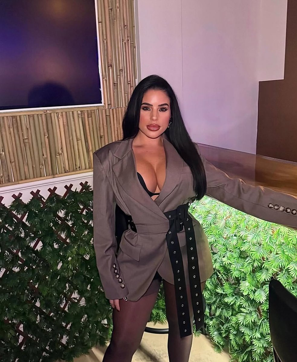 Rosecharlotte tweet media