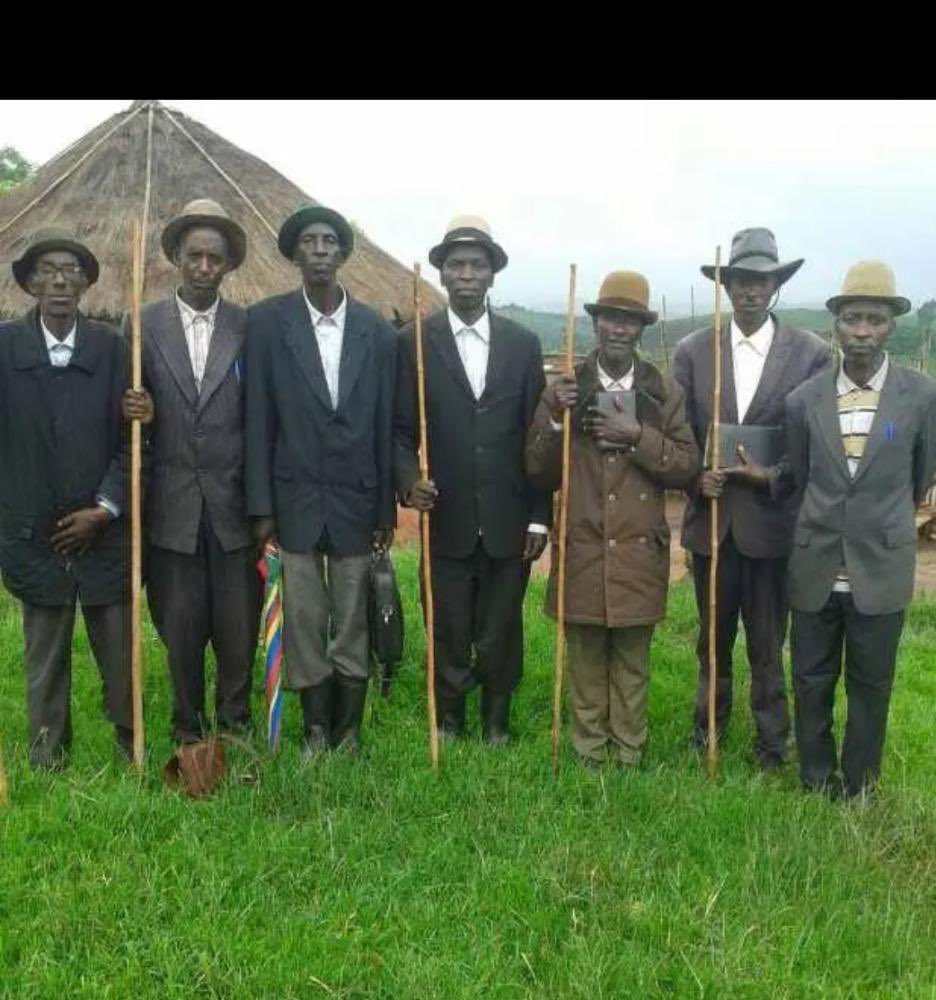 ⭕️#Minembwe_updates: 

A Dangerous Alliance: Tshisekedi and Ndayishimiye’s Joint Offensive on Minembwe, South Kivu.

Convoys of Congolese&amp; Burundian troops are being sent in #Minembwe, Eastern DRC. 

Presidents Félix Tshisekedi&amp; Évariste Ndayishimiye appear to be determined and