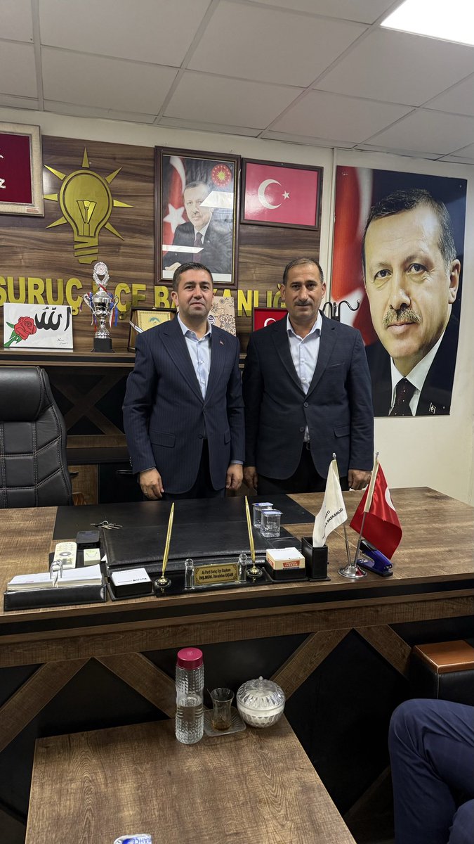 Ak Parti İstanbul Milletvekilimiz Sayın İsmail Karayel’in danışmanı Mustafa Amaç, Amcamoğlu Seyyid Şeyh Salih Uçar,
Sağırlı Mahalle Muhtarımız aynı zaman  Bozova Muhtarları Dayanışma Derneği Başkanı Hicabi Demir,
Bozova Yaslıca Mahalle Muhtarımız İbrahim Karacizmeli,
Bozova