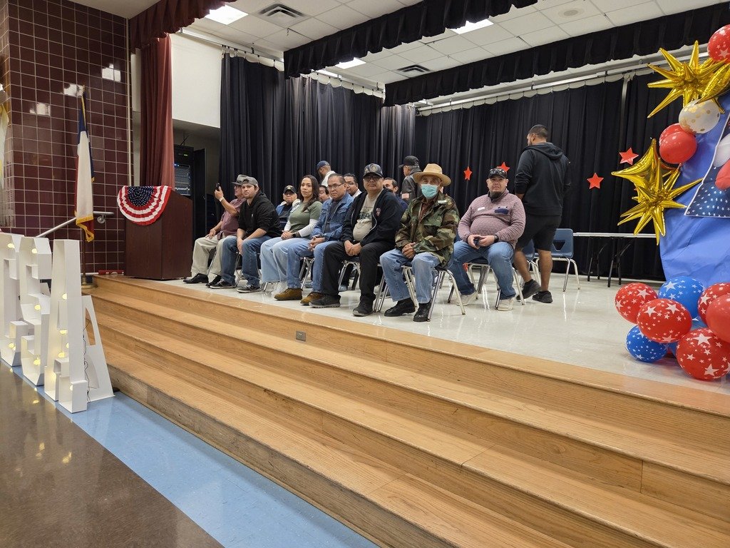 swisd_hcsa's tweet image. Veterans Day Celebration at Hidden Cove!
Thank you to all our Veterans, for your service, sacrifices, and bravery! ❤️🤍💙
#SWISDHEROS #RootedHiddenCove #RootedSWISD