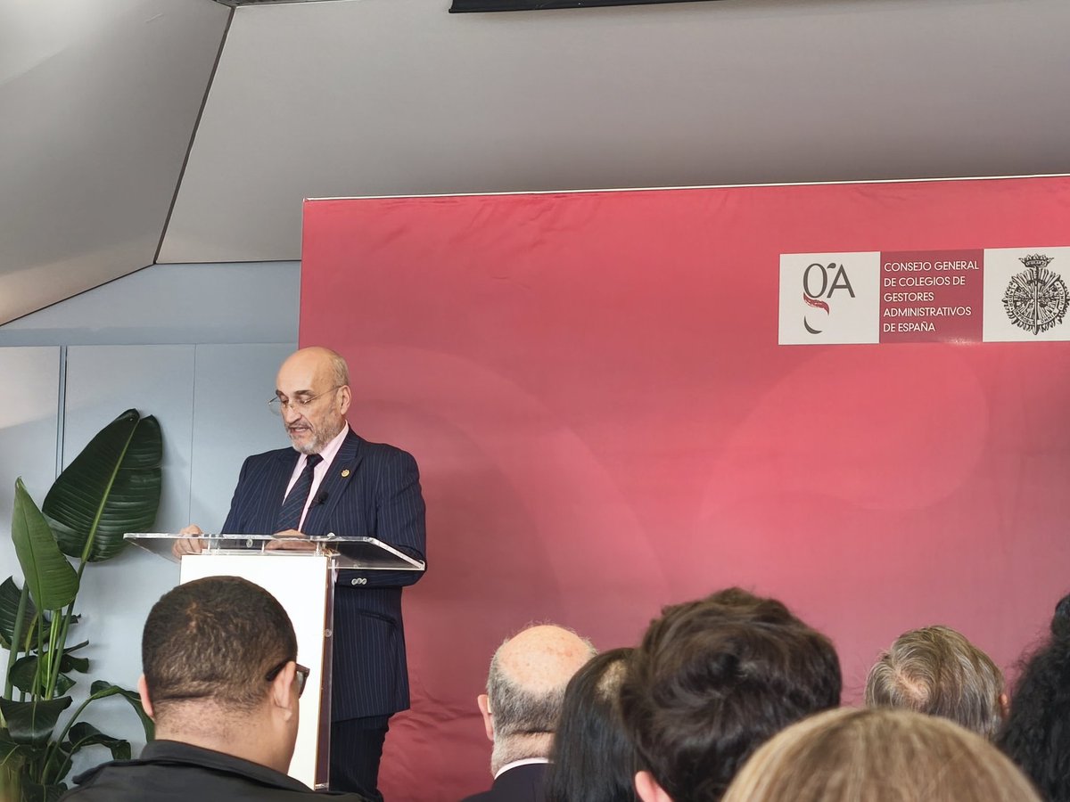 🗣️ "La transparencia no se puede exigir, hay que ejercerla. La credibilidad hay que ganársela. La confianza si se pierde solo se puede recuperar con tres antídotos: el tiempo, la confianza y la verdad"