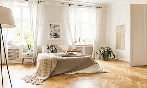 Ever wondered why some wood floors warp while others stay perfect? Uncover the engineering marvel behind stable, beautiful flooring. #woodflooring #herringbone #homeinnovation #interiordesign bit.ly/3WsTtRS
