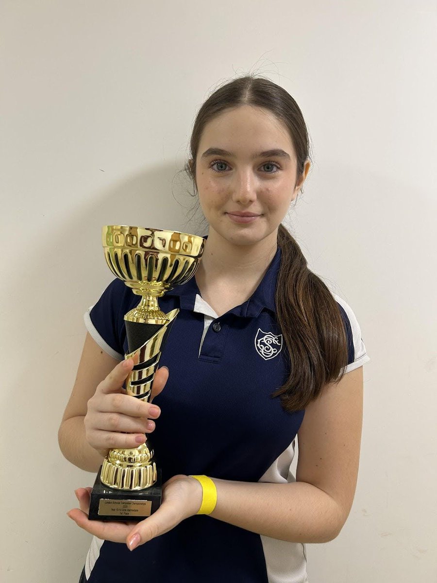 stcatherinessch's tweet image. Congratulations to Grayce who came 1st in the London Schools Trampoline Championship 2025 representing St Catherine’s in the Year 10-14 Girls Intermediate category. #SCSdeedsnotwords #SCSgirlseducation #SCSTrampoline
