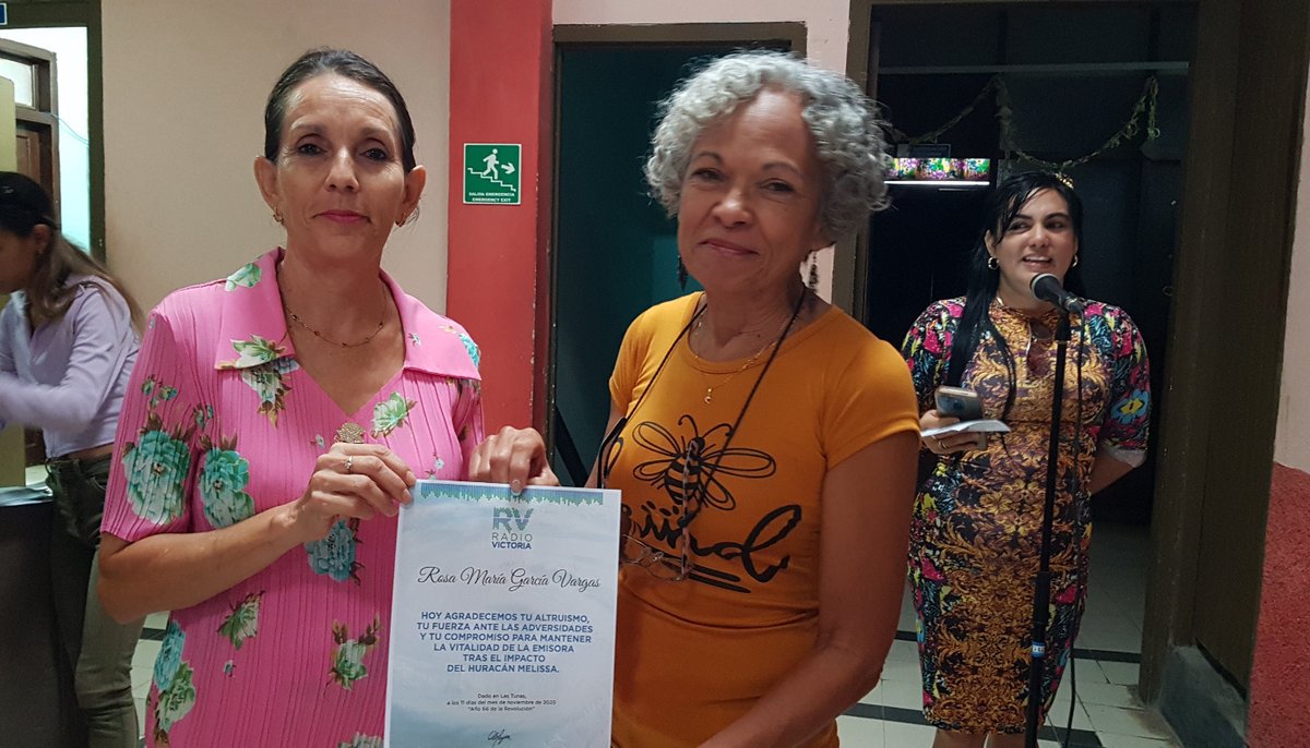 tiempo21cuba's tweet image. En #RadioVictoria #LasTunas se reconoce a los trabajadores destacados durante el paso del #HuracánMelissa #UnidosXCuba 
📷Angel Luis Batista Santiesteban