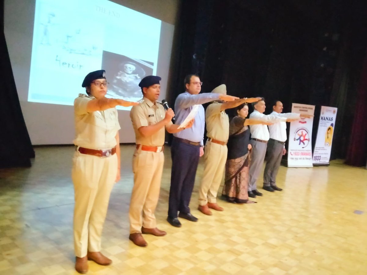 ChdPol's tweet image. Real strength is saying NO to Drugs 
Students of DPS Sec-40C &amp;amp; Home Science College Sec-10 took a pledge to stay away from drugs. Awareness sessions by Chandigarh Police and NCB encouraged youth to make the right choices.
#DrugFreeIndia #AwarenessDrive #ChandigarhPolice