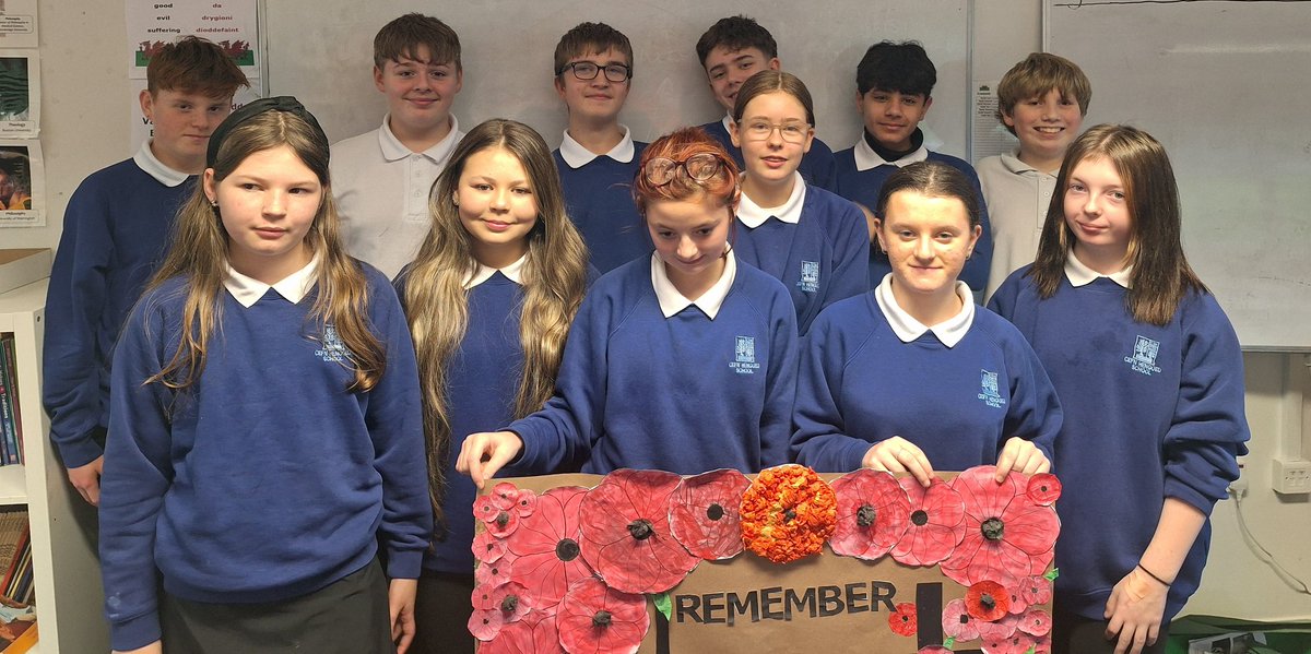 9K have created a wonderful Remembrance collage❤️🪖 ✝️. Fantastic effort. Da iawn!! ✨. <a href="/CefnHengoed/">Cefn Hengoed Community School</a> <a href="/CHCS_Humanities/">CHCS Humanities</a>