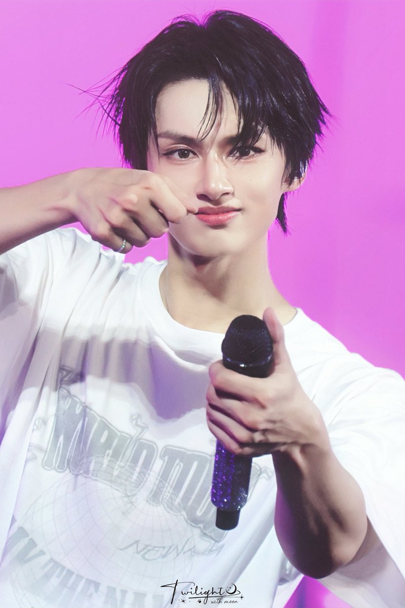 😺
#文俊辉 #ジュン #문준휘 #Junhui #JUN