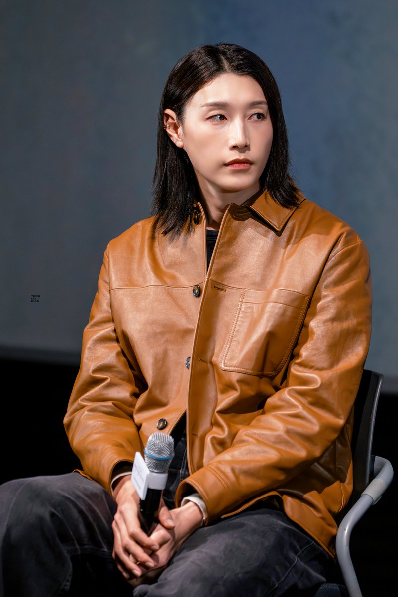 tigercatduck's tweet image. 251111 하얀 차를 탄 여자 GV #김연경
 🍂