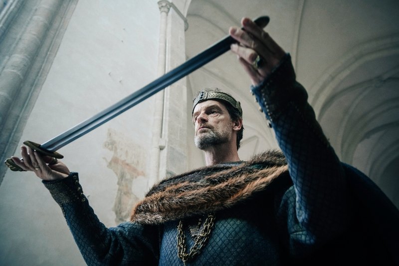 CineAFondo_Ok's tweet image. 🟡 #WarOfTheKingdoms la nueva serie europea inspirada en El Cantar de los Nibelungos, que inspiró a #TheLordOfTheRings y #GameofThrones, se estrena en exclusiva en Latinoamérica en diciembre por #UniversalPlus

@SOMOSBOCAPR @UniversalPlus #Estrenos