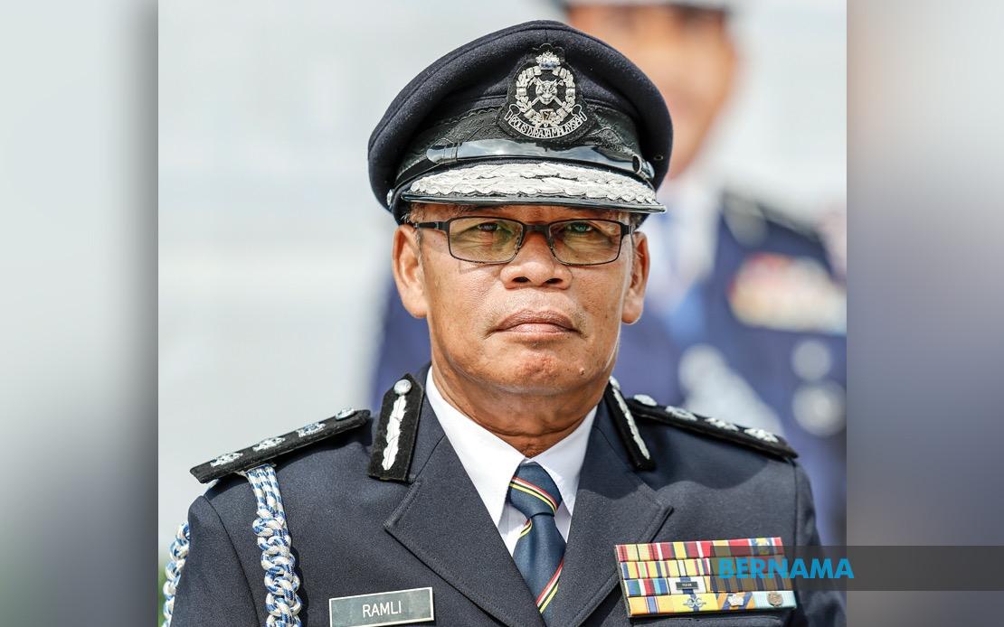 bernamadotcom's tweet image. Seorang lelaki ditahan selepas ugut pegawai mahkamah, polis 

bernama.com/bm/jenayah_mah… 

#BernamaNews #Polis #jenayah