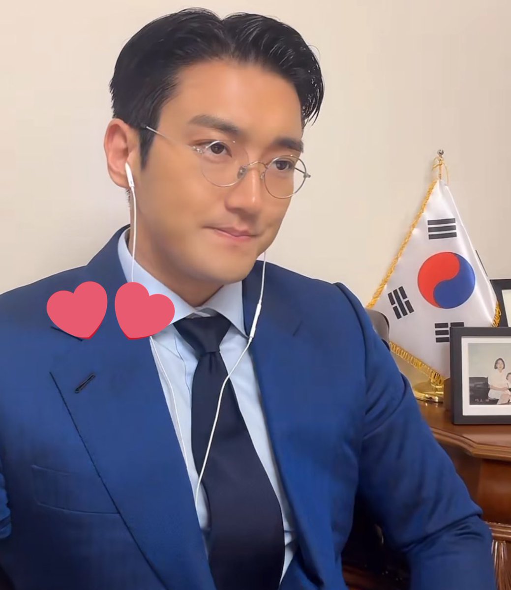 AleS_0407's tweet photo. “There’s people who only does polarization, I’m not trying to impose my beliefs on anyone and they want to impose me theirs, it’s not fair”

I’m with you Choi Siwon

@siwonchoi #Siwon #시원 #최시원 https://t.co/z9KpkdNrlm