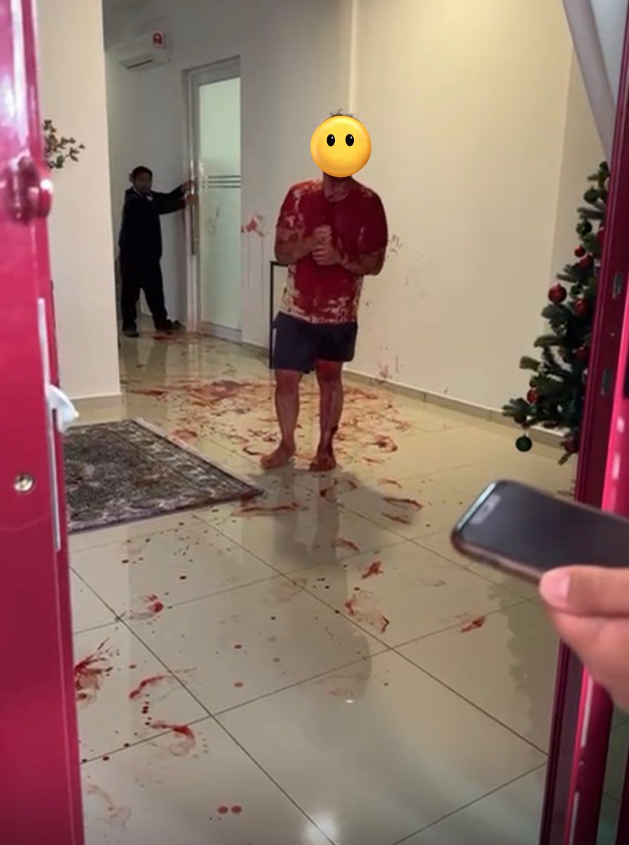 JatIkhwan's tweet photo. Kecoh kat Kuantan kes maid gaduh dengan majikan sampai putus jari apa semua. Siasatan awal polis cakap sebab maid stress kerja kat rumah tu. https://t.co/Kd0DwoJcpw