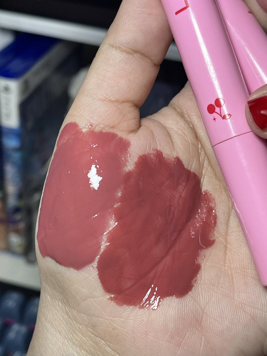 ทุกคน นี่กดโปร 1แถม1 ขอลากลาสวันที่9ใช่มั้ย โปรเค้าเริ่มวันที่9เนาะ แล้วระบบมันขึ้นว่าพรีออเดอร์ รอของ20วัน แต่จริงๆๆๆไม่ใช่นะ แบรนด์บอกมันเป็นระบบที่ขึ้นแบบนั้นเฉยๆ แบรนด์ไม่แกงนะ วันนี้ของเราขึ้นส่งแล้ว จะกรี๊ด ไวมากก ใครยังไม่สั่งรีบเลยยย วันนี้วันสุดท้ายยยย