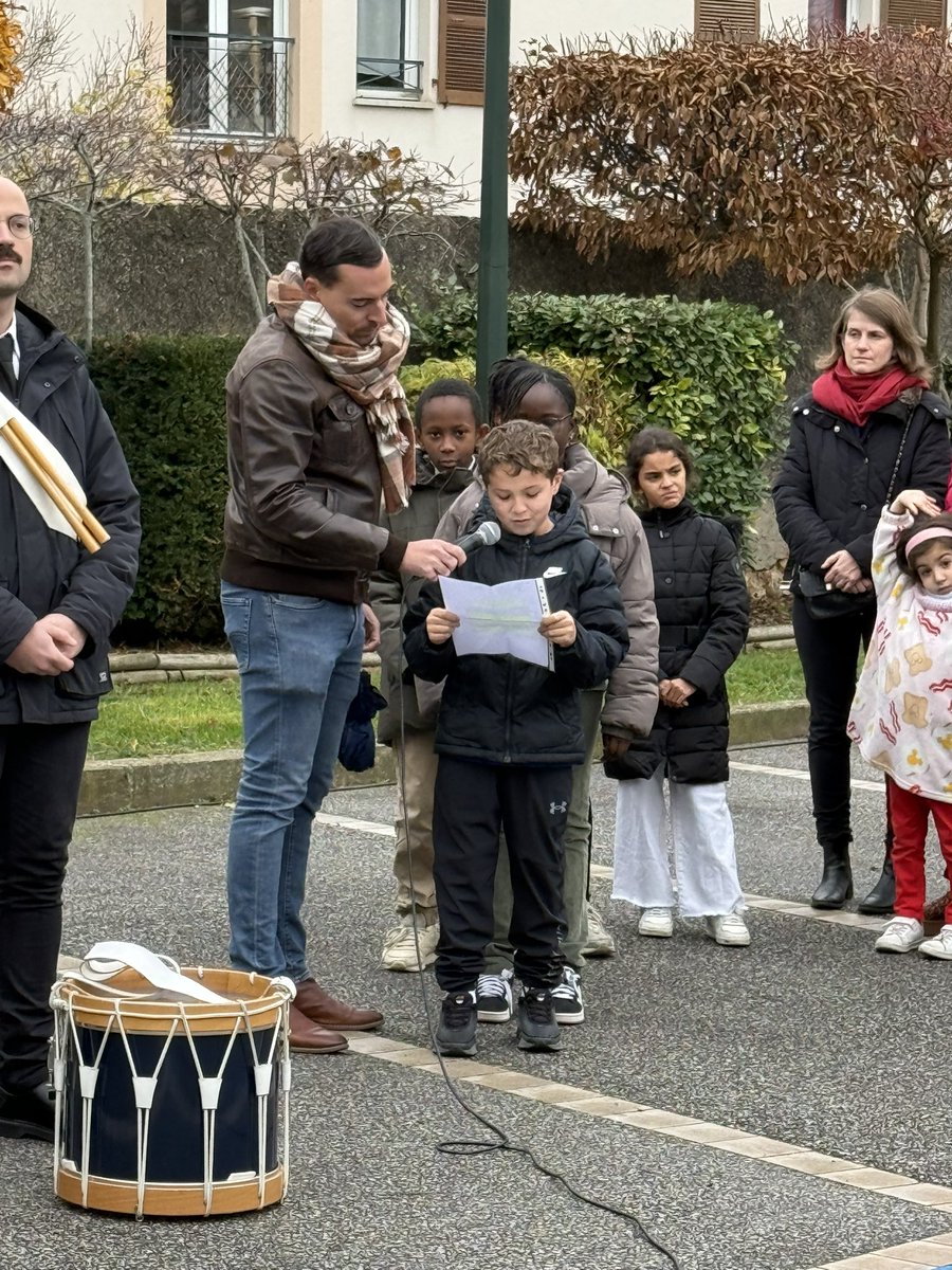 11 novembre — Souvenir, Paix et Fraternité 🕊️
« La paix ne peut être gardée par la force, mais par la compréhension. » Einstein
Souvenons-nous pour bâtir un avenir où la paix se vit, où la fraternité se transmet, et où nos enfants portent la lumière de l’humanité. 💫
#11Novembre