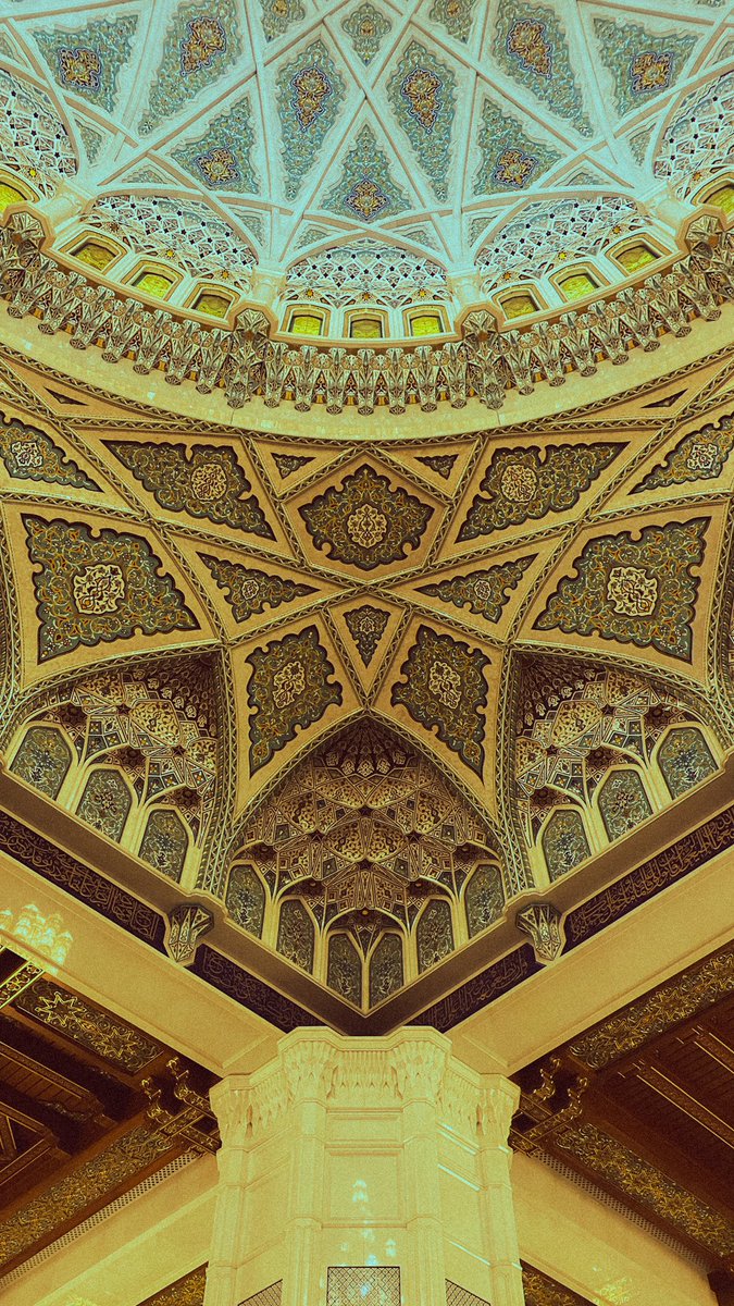 moeebra's tweet photo. Sultan Qaboos Masjid, Oman https://t.co/pHhPZfUoNf