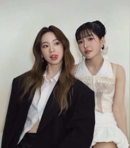 Everydaypjn's tweet photo. 2021                                                                                             2025 https://t.co/ygc7UHwlOJ