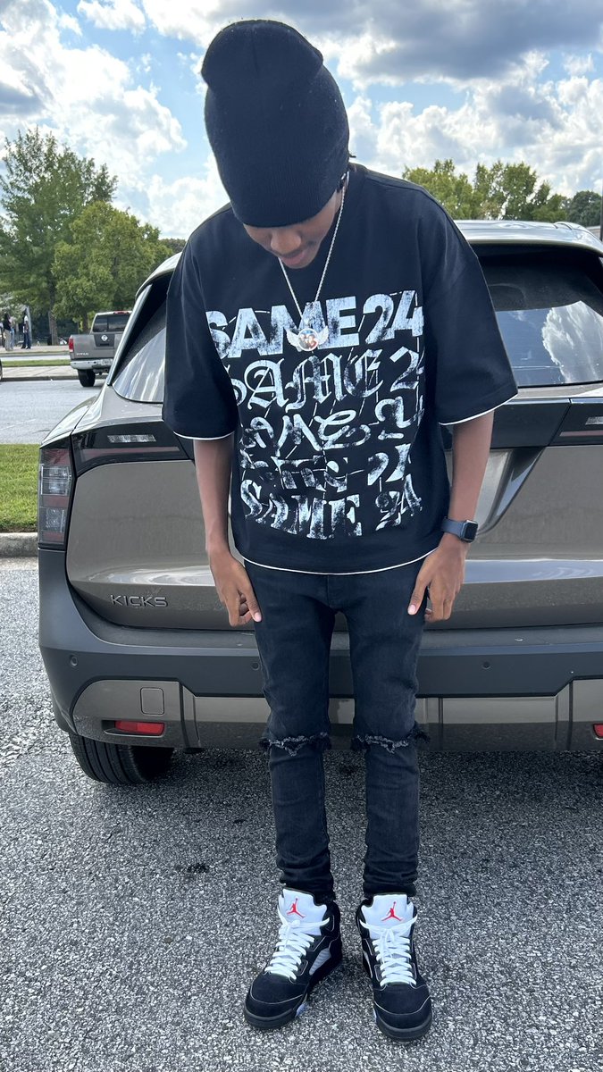 notcassius_'s tweet photo. fit &amp; bro https://t.co/5pUwYabLQe