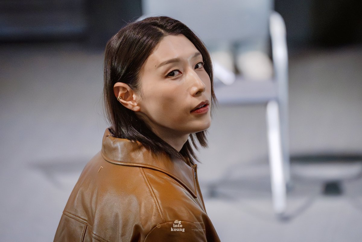 digintokoung's tweet image. 251111 하얀 차를 탄 여자 GV
🍂🍁

#김연경 #kimyeonkoung