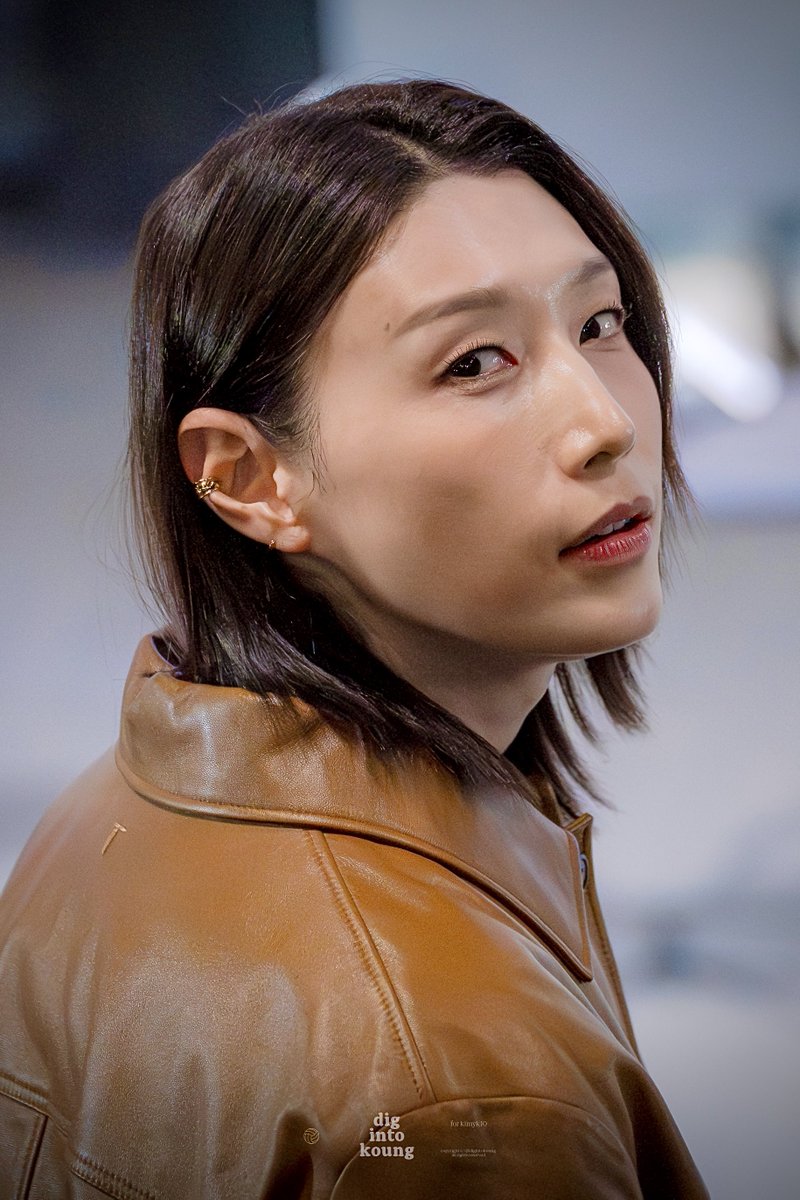 digintokoung's tweet image. 251111 하얀 차를 탄 여자 GV
🍂🍁

#김연경 #kimyeonkoung