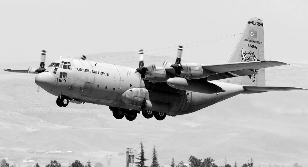 Askeri nakliye uçağımız (c130) düşmüş(!) Vatan sağolsun!
Ailelerinin ve milletimizin başı sağolsun.
